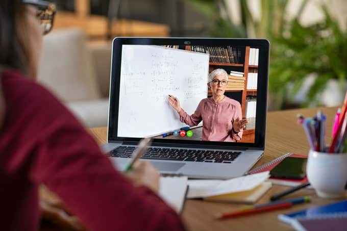 Cómo enseñar un curso en línea