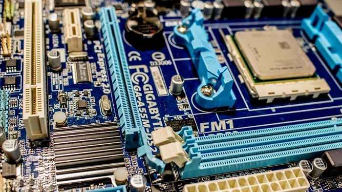 Bagaimana mengetahui motherboard apa yang telah Anda instal